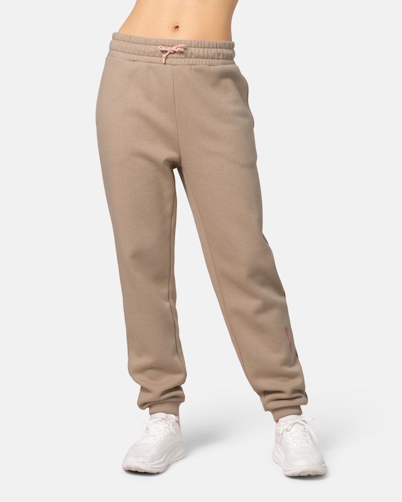Anelie Pant